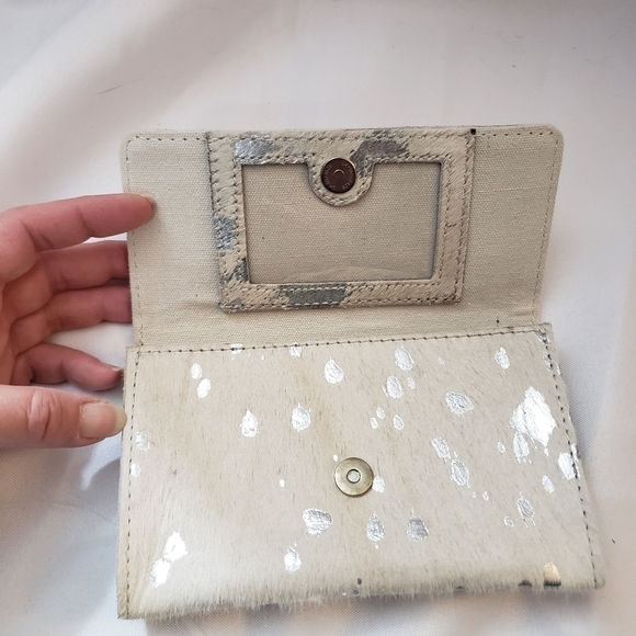 Mer|Sea Calf Hair Clutch Wallet White Silver Snap On Pouch - Picture 4 of 7